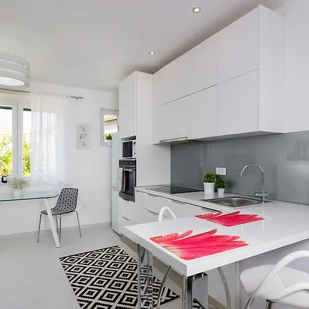 Apartment Old City Luxury Iris *