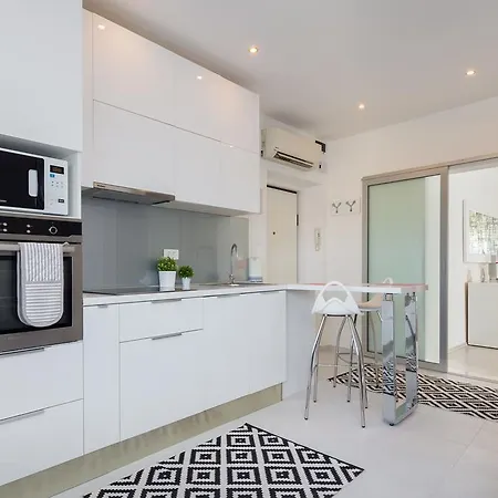Old City Luxury Iris Apartment *