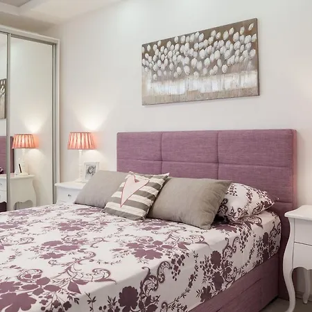 Apartment Old City Luxury Iris *